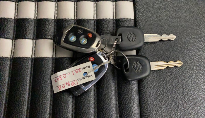 2019 Maruti Swift LXI, Petrol, Manual, 83,929 km, Key Close Up