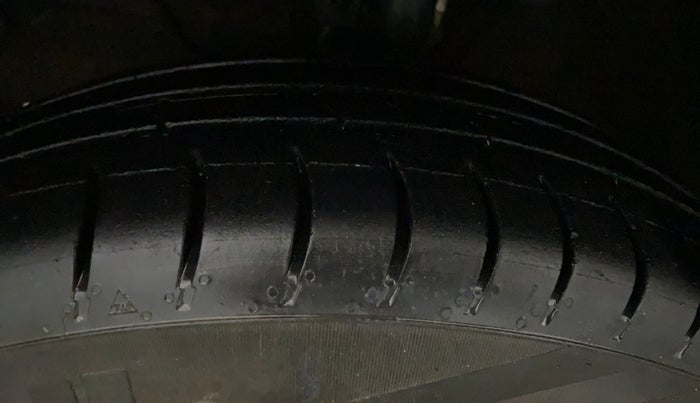 2019 Maruti Swift LXI, Petrol, Manual, 83,929 km, Left Front Tyre Tread