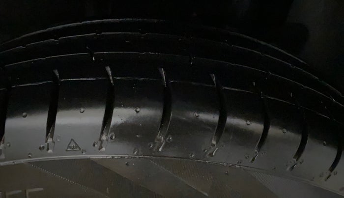 2019 Maruti Swift LXI, Petrol, Manual, 83,929 km, Left Rear Tyre Tread