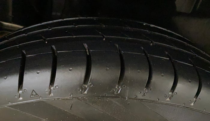 2019 Maruti Swift LXI, Petrol, Manual, 83,929 km, Right Rear Tyre Tread