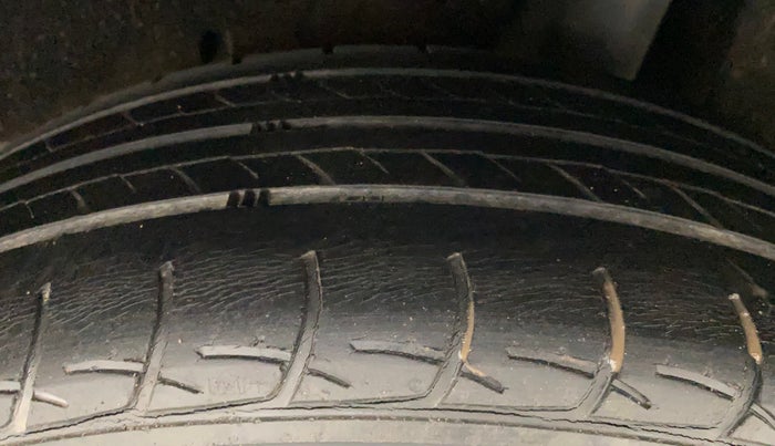 2016 Maruti Baleno DELTA PETROL 1.2, Petrol, Manual, 68,242 km, Left Rear Tyre Tread