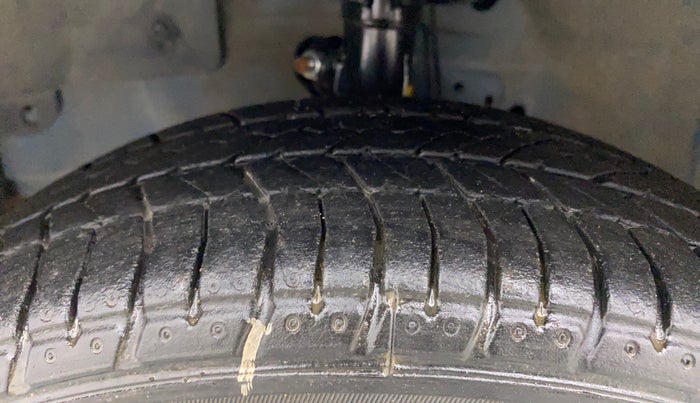 2012 Honda Brio EX MT, Petrol, Manual, 40,999 km, Left Front Tyre Tread