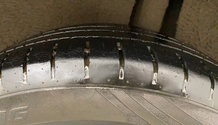 2020 Maruti Baleno ZETA PETROL 1.2, Petrol, Manual, 35,835 km, Left Rear Tyre Tread