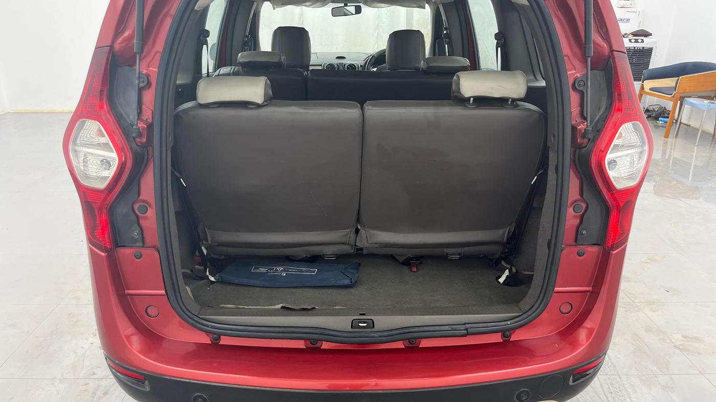 2017 Renault Lodgy 85 PS RXZ STEPWAY 8 STR, Diesel, Manual, 83,902 km, Boot Inside