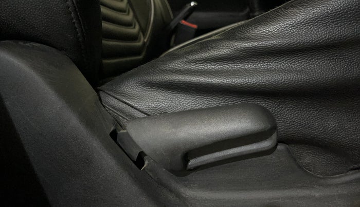 2020 Maruti Vitara Brezza VXI, Petrol, Manual, 84,775 km, Driver Side Adjustment Panel