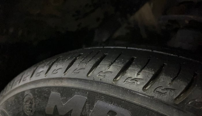 2020 Maruti Vitara Brezza VXI, Petrol, Manual, 84,775 km, Left Front Tyre Tread