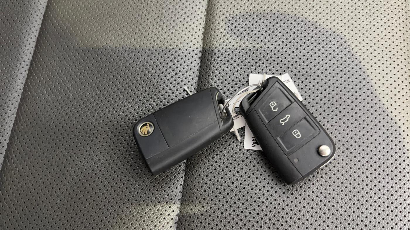 2022 Skoda KUSHAQ STYLE 1.0L TSI MT, Petrol, Manual, 30,826 km, Key Close Up