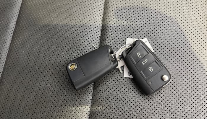 2022 Skoda KUSHAQ STYLE 1.0L TSI MT, Petrol, Manual, 30,826 km, Key Close Up