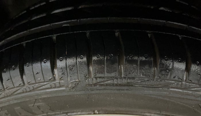 2014 Honda Amaze 1.2L I-VTEC S, Petrol, Manual, 71,072 km, Left Front Tyre Tread