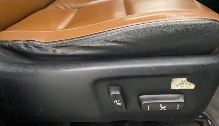 2017 Toyota Innova Crysta 2.8 ZX AT 7 STR, Diesel, Automatic, 92,722 km, Driver Side Adjustment Panel