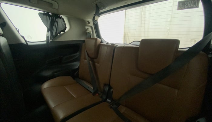 2017 Toyota Innova Crysta 2.8 ZX AT 7 STR, Diesel, Automatic, 92,722 km, Third Seat Row ( optional )