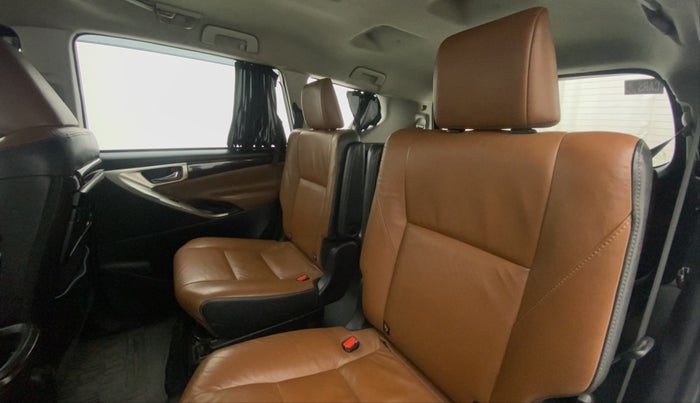 2017 Toyota Innova Crysta 2.8 ZX AT 7 STR, Diesel, Automatic, 92,722 km, Right Side Rear Door Cabin