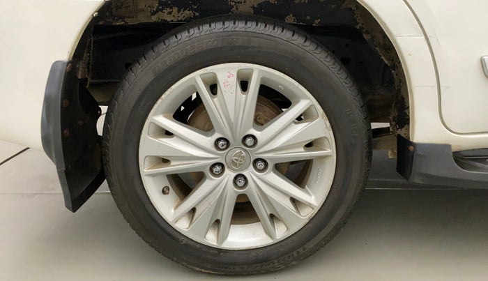 2017 Toyota Innova Crysta 2.8 ZX AT 7 STR, Diesel, Automatic, 92,722 km, Right Rear Wheel