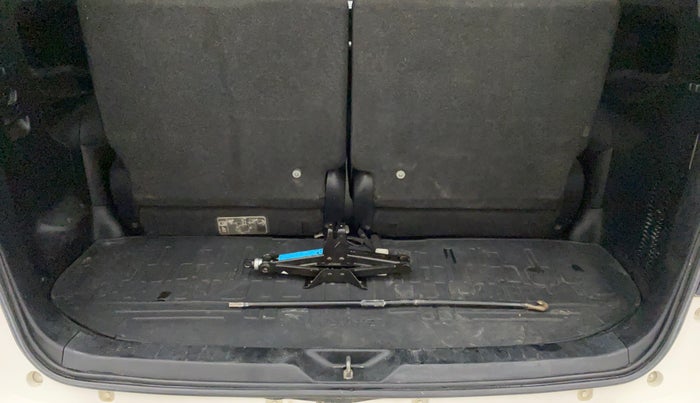 2017 Toyota Innova Crysta 2.8 ZX AT 7 STR, Diesel, Automatic, 92,722 km, Boot Inside