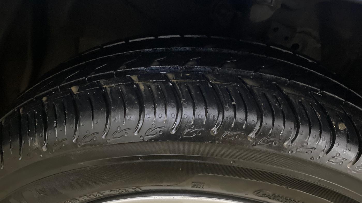 2015 Honda Brio S MT, Petrol, Manual, 51,551 km, Left Front Tyre Tread
