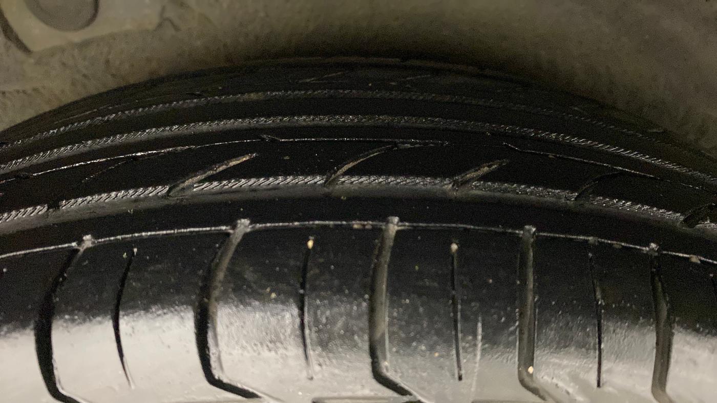 2010 Hyundai i10 MAGNA 1.2, Petrol, Manual, 65,813 km, Right Rear Tyre Tread