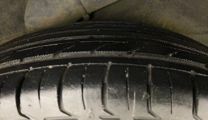 2010 Hyundai i10 MAGNA 1.2, Petrol, Manual, 65,813 km, Left Rear Tyre Tread