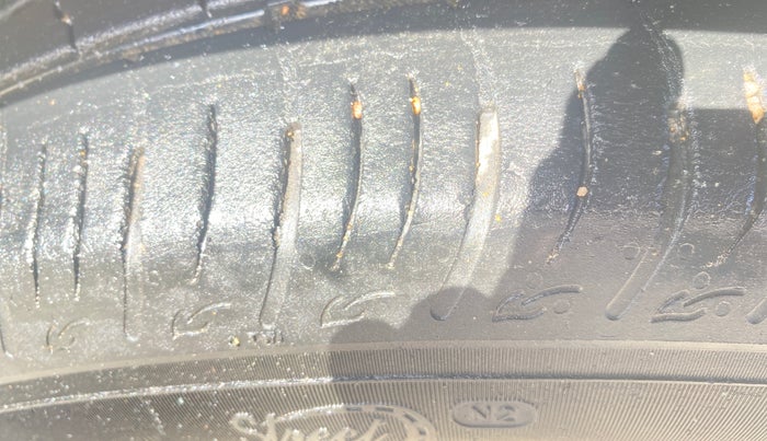 2023 Maruti BREZZA ZXI AT SMART HYBRID, Petrol, Automatic, 60,097 km, Left Front Tyre Tread