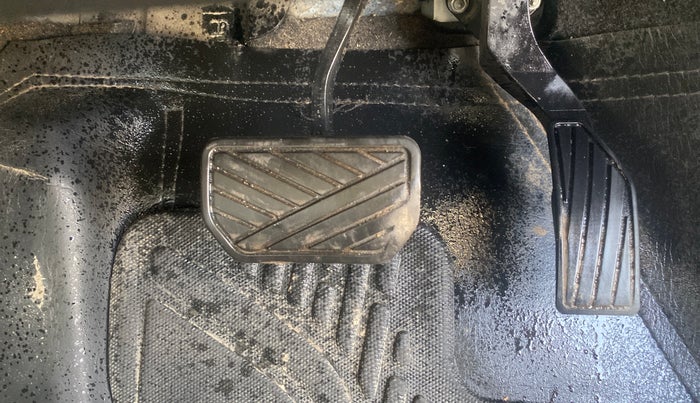 2023 Maruti BREZZA ZXI AT SMART HYBRID, Petrol, Automatic, 60,097 km, Pedals