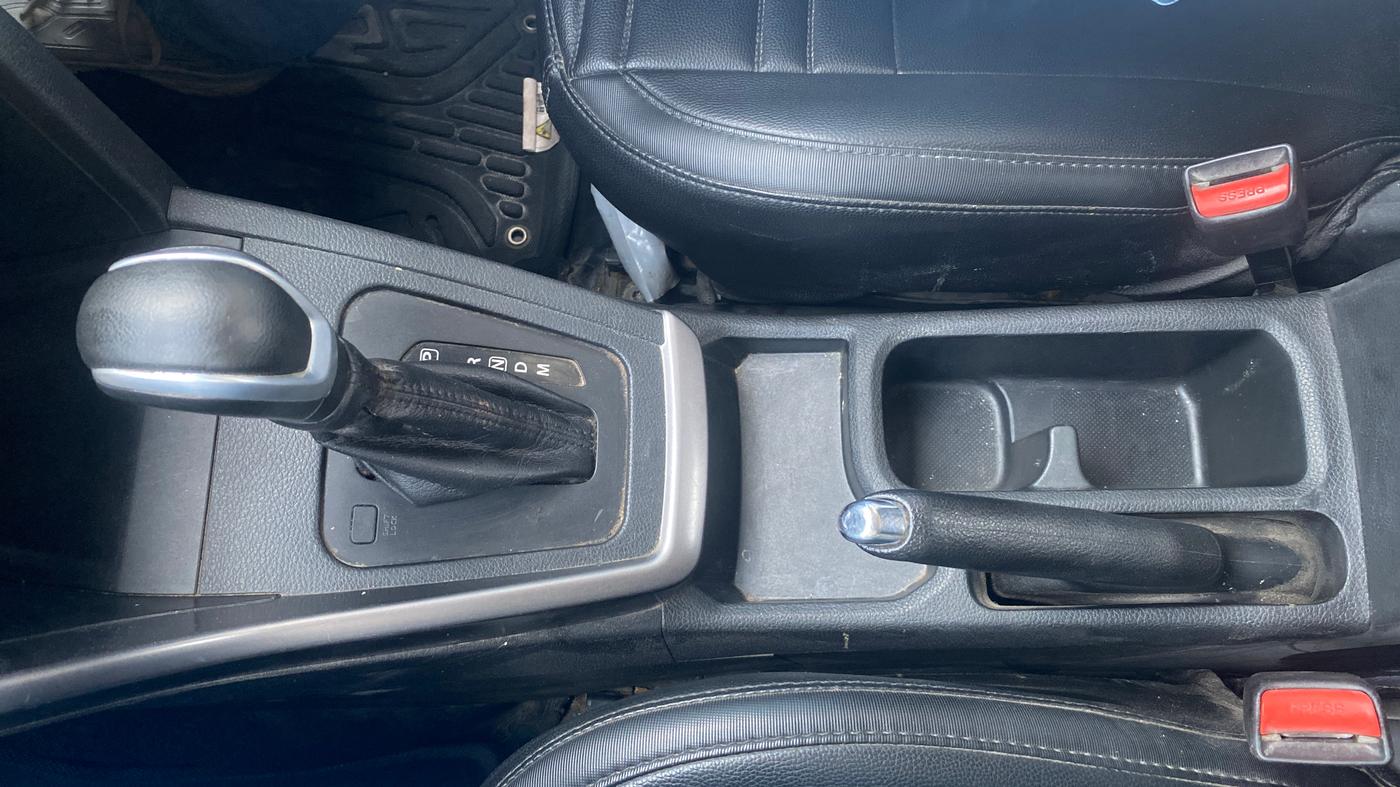 2023 Maruti BREZZA ZXI AT SMART HYBRID, Petrol, Automatic, 60,099 km, Gear Lever