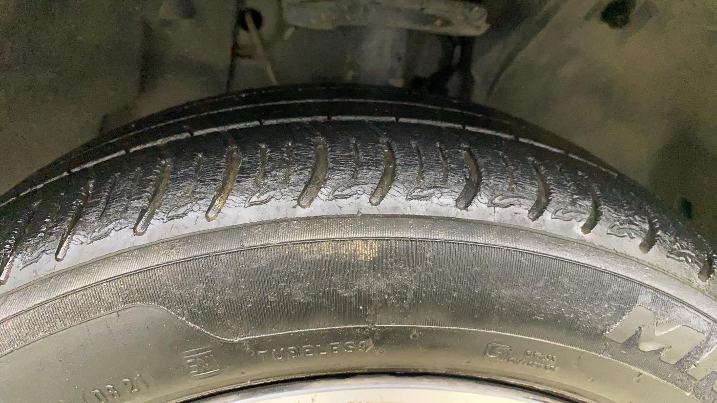 2021 Tata ALTROZ XZ PETROL, Petrol, Manual, 55,206 km, Right Front Tyre Tread