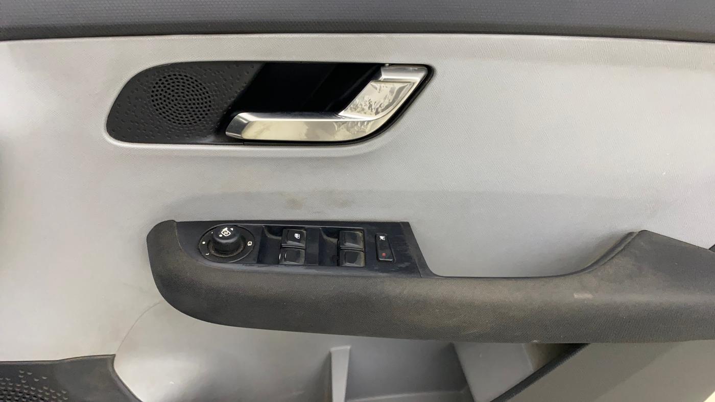 2021 Tata ALTROZ XZ PETROL, Petrol, Manual, 55,206 km, Driver Side Door Panels Control
