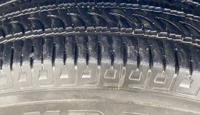 2019 Renault Duster 85 PS RXS MT DIESEL, Diesel, Manual, 1,03,371 km, Left Front Tyre Tread