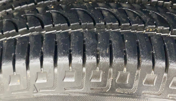 2019 Renault Duster 85 PS RXS MT DIESEL, Diesel, Manual, 1,03,371 km, Left Rear Tyre Tread