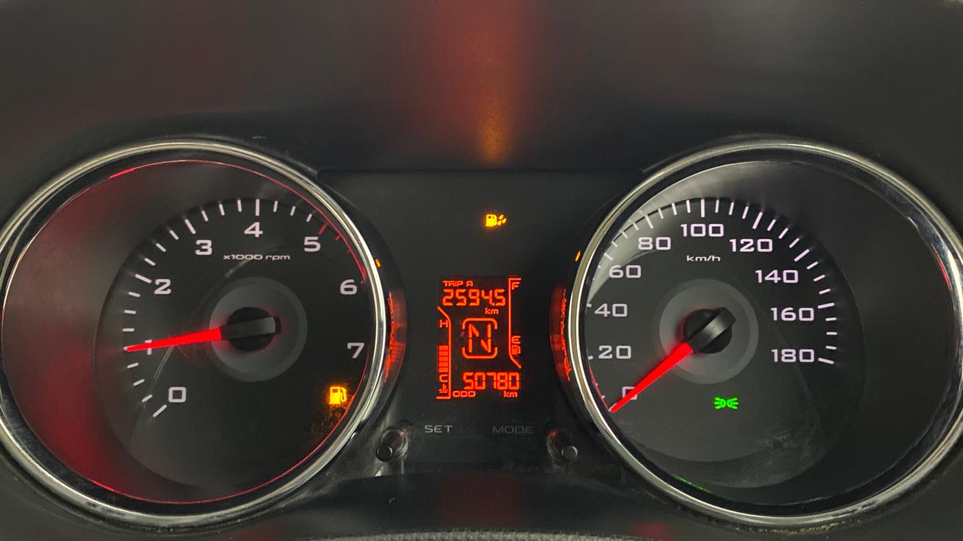 2015 Mahindra TUV300 T8, Diesel, Manual, 50,780 km, Odometer Image