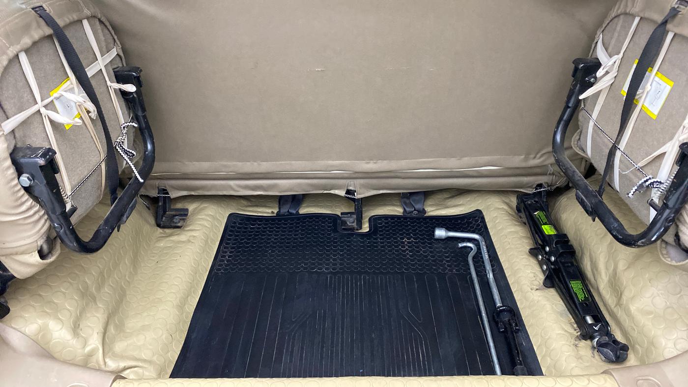 2015 Mahindra TUV300 T8, Diesel, Manual, 50,780 km, Boot Inside