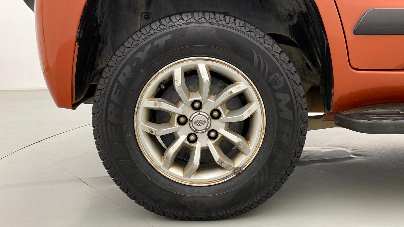 2015 Mahindra TUV300 T8, Diesel, Manual, 50,780 km, Right Rear Wheel