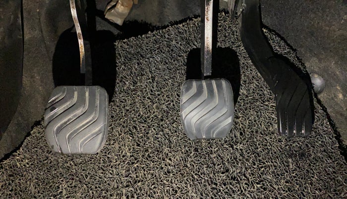 2020 Renault TRIBER RXZ, Petrol, Manual, 63,898 km, Pedals