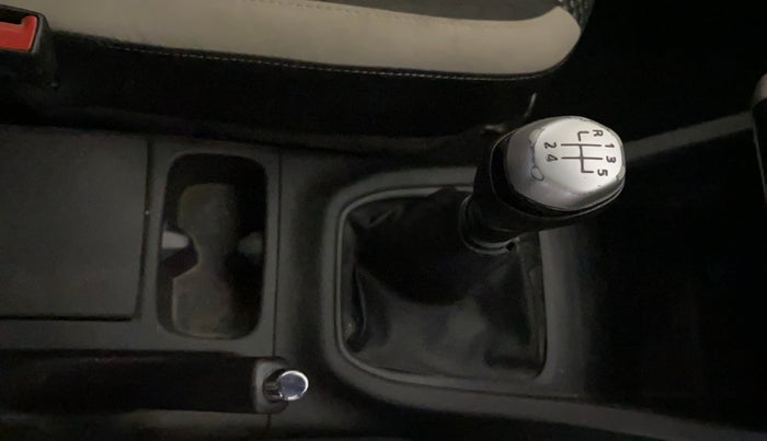 2020 Renault TRIBER RXZ, Petrol, Manual, 63,898 km, Gear Lever