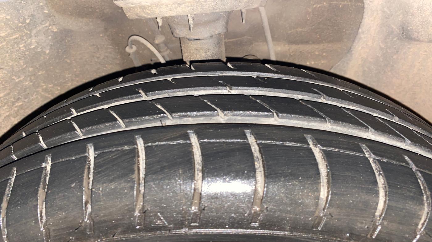 2016 Hyundai Elite i20 MAGNA 1.2, Petrol, Manual, 48,423 km, Right Front Tyre Tread