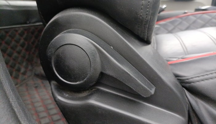 2021 Tata ALTROZ XE PETROL, Petrol, Manual, 33,213 km, Driver Side Adjustment Panel