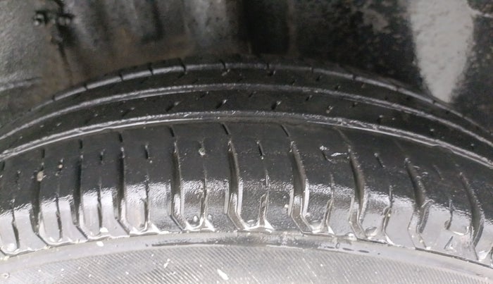 2021 Tata ALTROZ XE PETROL, Petrol, Manual, 33,213 km, Left Rear Tyre Tread