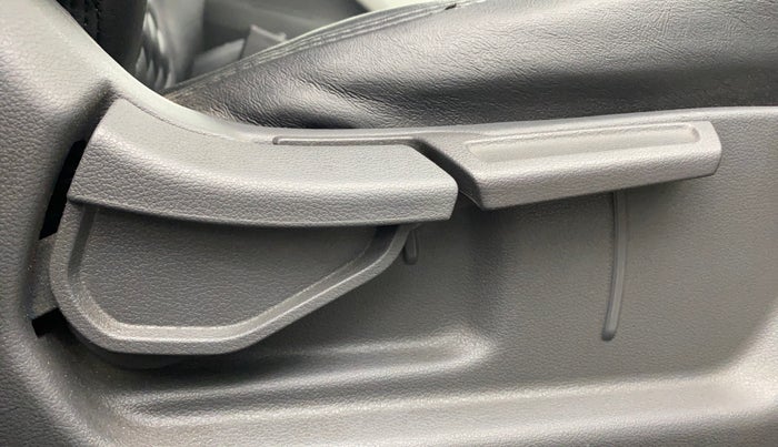 2021 Hyundai GRAND I10 NIOS MAGNA 1.2 KAPPA VTVT, Petrol, Manual, 38,322 km, Driver Side Adjustment Panel