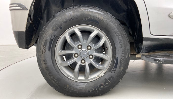 2019 Mahindra TUV300 T10 DUAL TONE, Diesel, Manual, 70,065 km, Right Rear Wheel