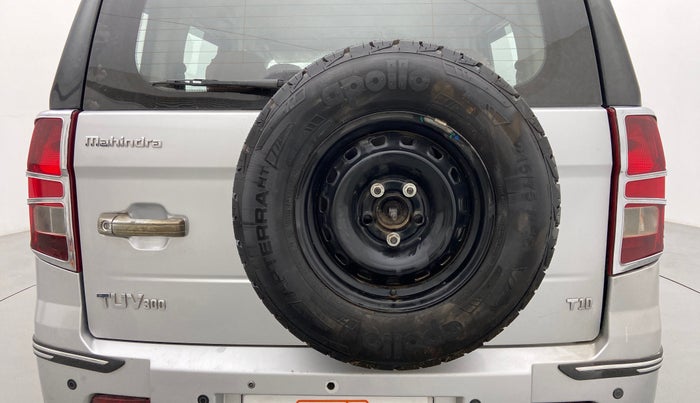 2019 Mahindra TUV300 T10 DUAL TONE, Diesel, Manual, 70,065 km, Spare Tyre
