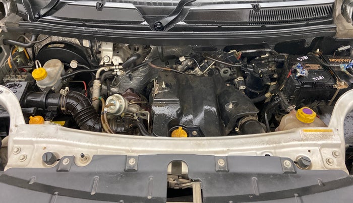 2019 Mahindra TUV300 T10 DUAL TONE, Diesel, Manual, 70,065 km, Open Bonet