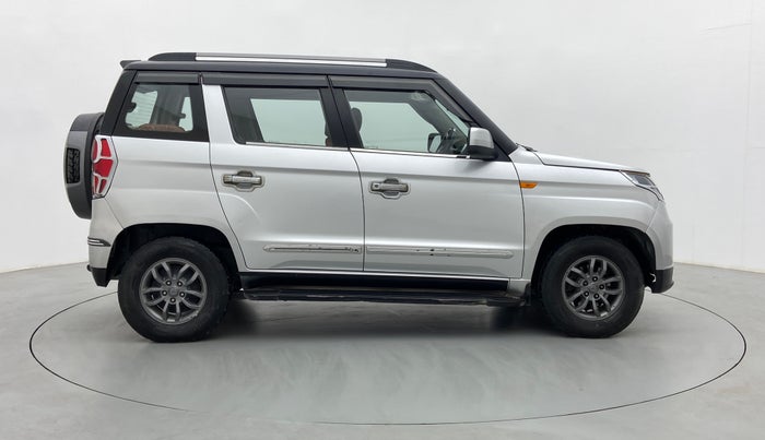 2019 Mahindra TUV300 T10 DUAL TONE, Diesel, Manual, 70,065 km, Right Side View