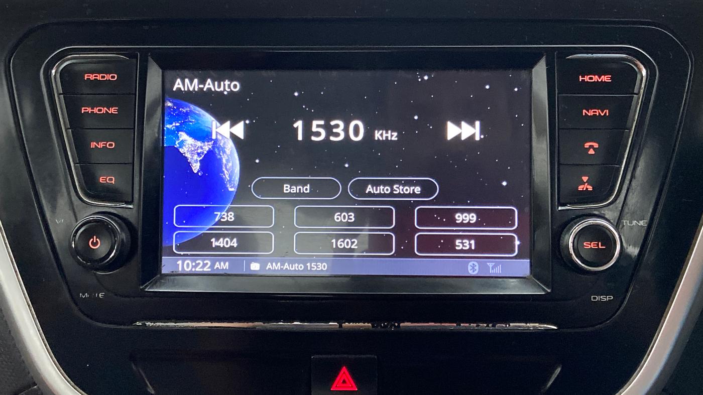 2019 Mahindra TUV300 T10 DUAL TONE, Diesel, Manual, 70,065 km, Infotainment System