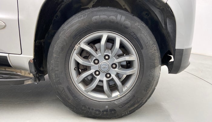 2019 Mahindra TUV300 T10 DUAL TONE, Diesel, Manual, 70,065 km, Right Front Wheel