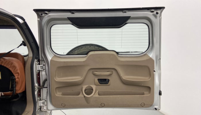 2019 Mahindra TUV300 T10 DUAL TONE, Diesel, Manual, 70,065 km, Boot Door Open