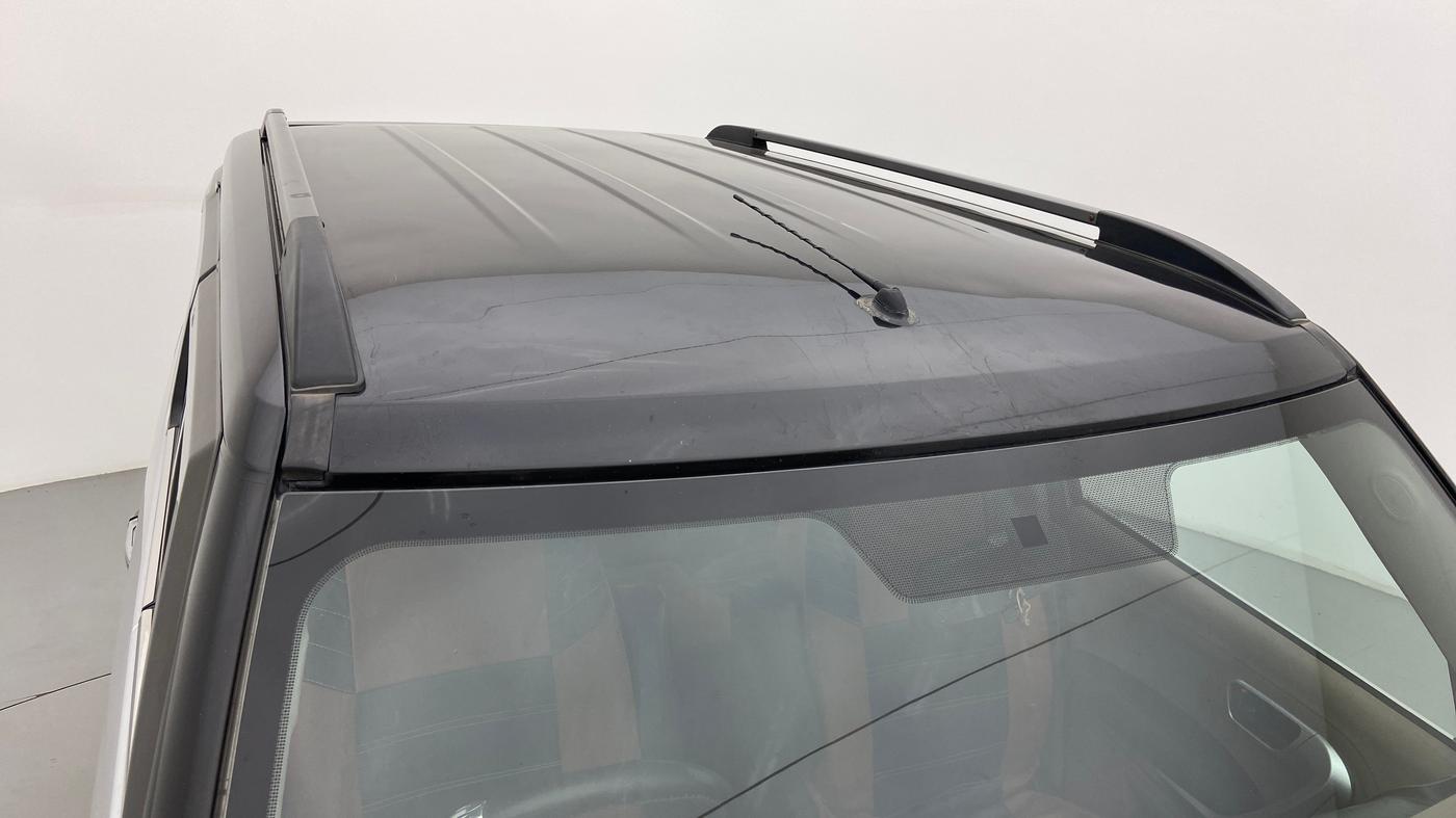 2019 Mahindra TUV300 T10 DUAL TONE, Diesel, Manual, 70,065 km, Roof