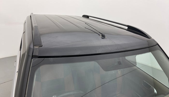 2019 Mahindra TUV300 T10 DUAL TONE, Diesel, Manual, 70,065 km, Roof