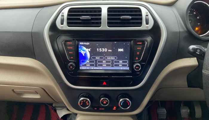 2019 Mahindra TUV300 T10 DUAL TONE, Diesel, Manual, 70,065 km, Air Conditioner