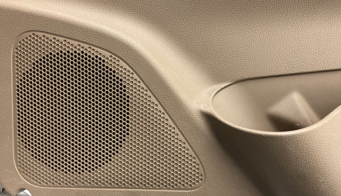 2019 Mahindra TUV300 T10 DUAL TONE, Diesel, Manual, 70,065 km, Speaker