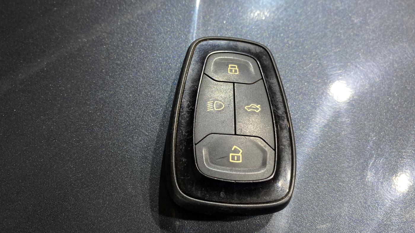 2018 Tata NEXON XZA PLUS PETROL DUAL TONE, Petrol, Automatic, 58,401 km, Key Close Up