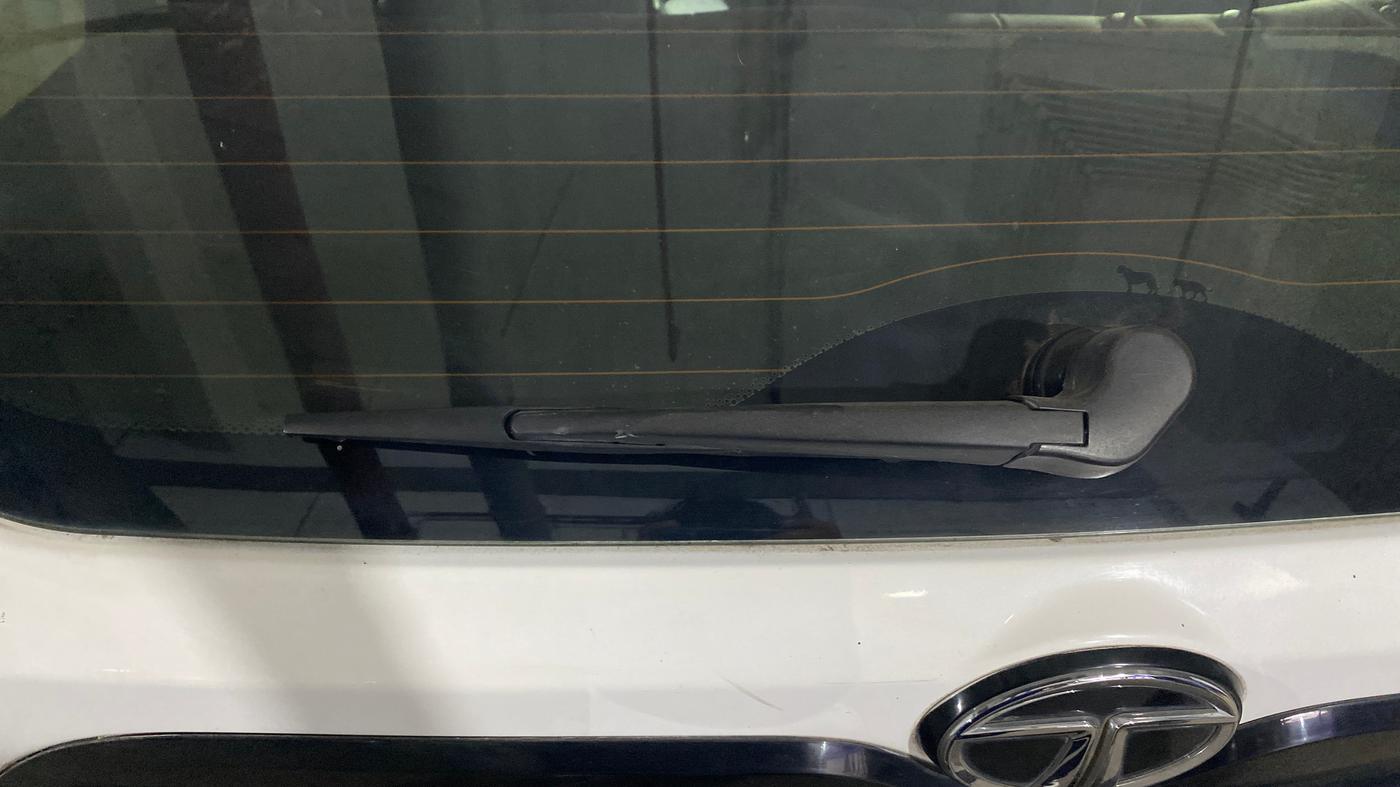 2018 Tata NEXON XZA PLUS PETROL DUAL TONE, Petrol, Automatic, 58,401 km, Rear Wiper